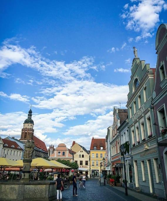 City Appartement Mit Garten, Zentral Und Trotzdem Ruhig Chociebuż Zewnętrze zdjęcie