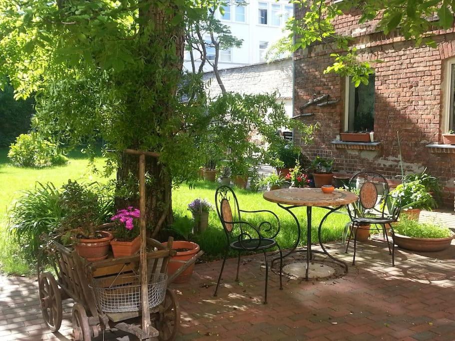 City Appartement Mit Garten, Zentral Und Trotzdem Ruhig Chociebuż Zewnętrze zdjęcie