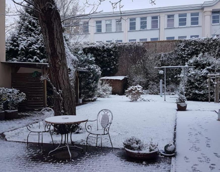 City Appartement Mit Garten, Zentral Und Trotzdem Ruhig Chociebuż Zewnętrze zdjęcie