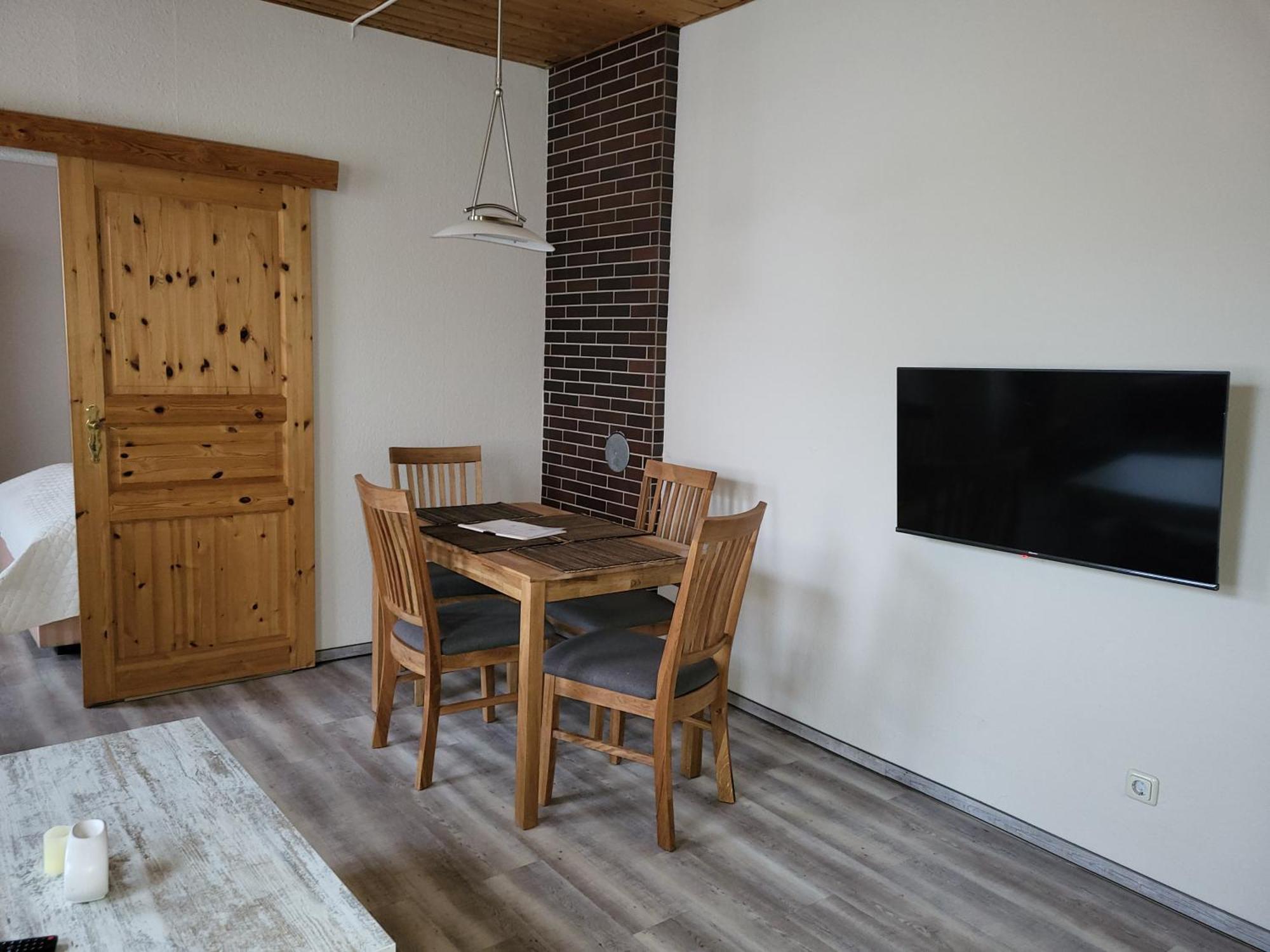 City Appartement Mit Garten, Zentral Und Trotzdem Ruhig Chociebuż Zewnętrze zdjęcie